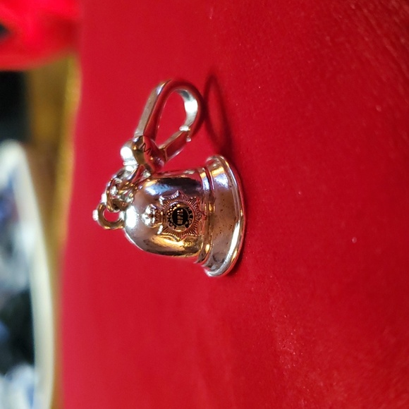 My Flat in London - Bobby Helmet - Charm - Brighton - MFIL - Picture 11 of 15